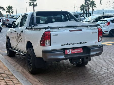 2026-Toyota-Hilux-24-GD-6-Raised-Body-SR-Double-Cab_6