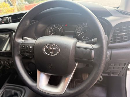 2026-Toyota-Hilux-24-GD-6-Raised-Body-SR-Double-Cab_8