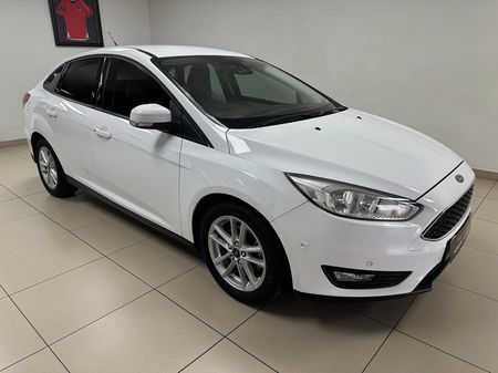 2016-Ford-Focus-10-EcoBoost-Trent-Auto-5-dr_0