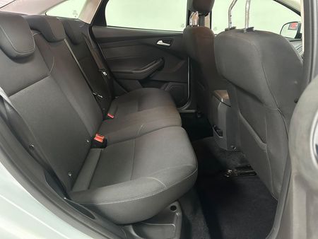 2016-Ford-Focus-10-EcoBoost-Trent-Auto-5-dr_14