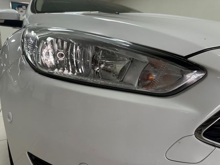 2016-Ford-Focus-10-EcoBoost-Trent-Auto-5-dr_16