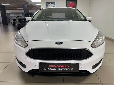 2016-Ford-Focus-10-EcoBoost-Trent-Auto-5-dr_1