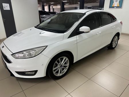 2016-Ford-Focus-10-EcoBoost-Trent-Auto-5-dr_2