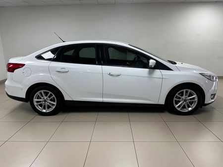 2016-Ford-Focus-10-EcoBoost-Trent-Auto-5-dr_3