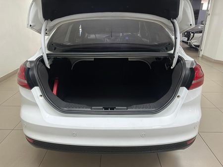2016-Ford-Focus-10-EcoBoost-Trent-Auto-5-dr_6