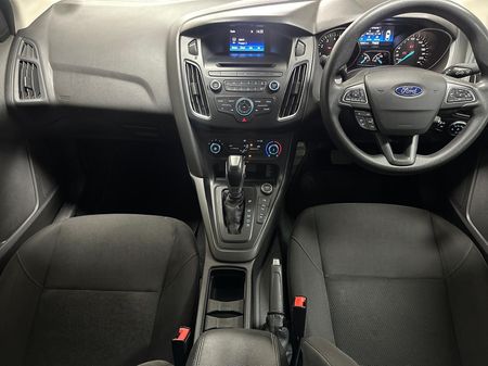 2016-Ford-Focus-10-EcoBoost-Trent-Auto-5-dr_8