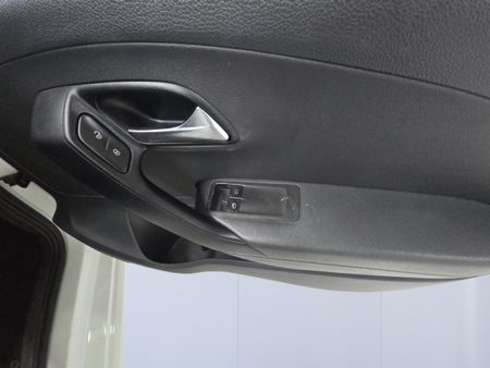 2023-Volkswagen-Polo-Vivo-14-Trendline-5-dr_14