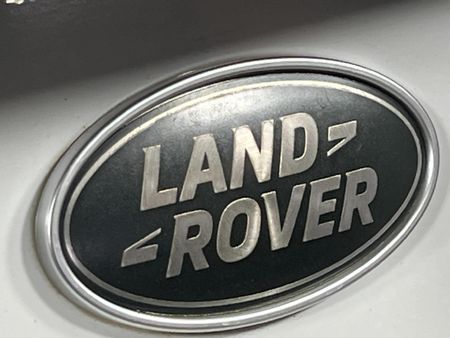 2017-Land-Rover-Discovery-Sport-20i4-D-HSE_11