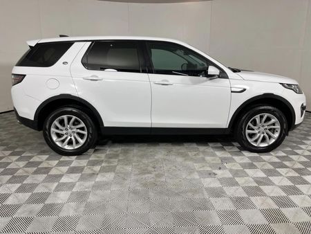 2017-Land-Rover-Discovery-Sport-20i4-D-HSE_17