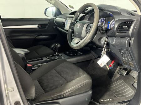 2019-Toyota-Hilux-24-GD-6-Raised-Body-SRX-Auto-Double-Cab_9