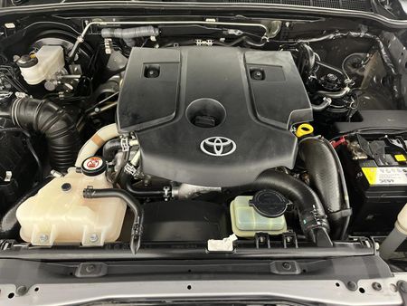 2019-Toyota-Hilux-24-GD-6-Raised-Body-SRX-Auto-Double-Cab_14