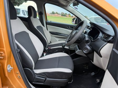 2022-Renault-Triber-10-Dynamique-full-service-history_3