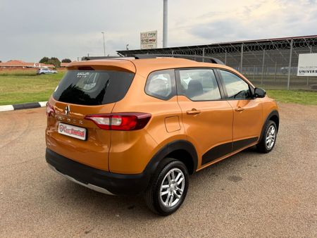 2022-Renault-Triber-10-Dynamique-full-service-history_5