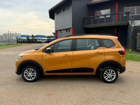 2022-Renault-Triber-10-Dynamique-full-service-history_6