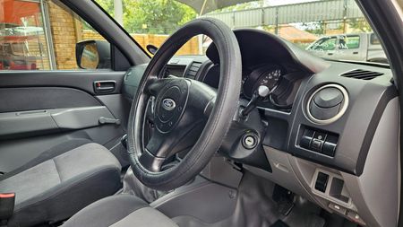 2009-Ford-Ranger-25-TD-Hi-Trail-Double-Cab_32