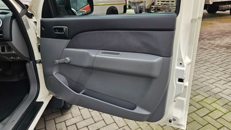 2009-Ford-Ranger-25-TD-Hi-Trail-Double-Cab_37