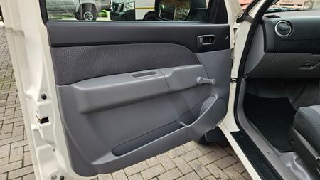2009-Ford-Ranger-25-TD-Hi-Trail-Double-Cab_42