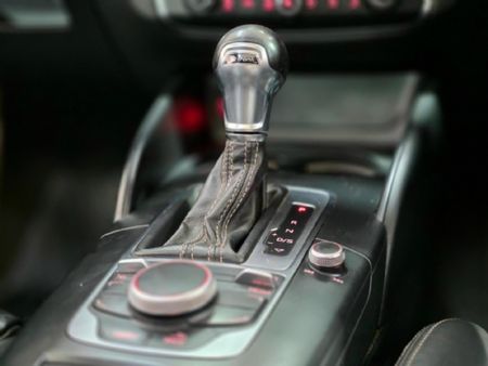 2015-Audi-S3-Sportback-quattro-Auto_13