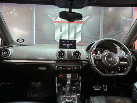 2015-Audi-S3-Sportback-quattro-Auto_15
