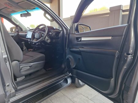 2021-Toyota-Hilux-24-GD-6-Raised-Body-Raider-Extended-Cab_10