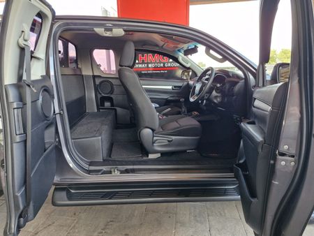 2021-Toyota-Hilux-24-GD-6-Raised-Body-Raider-Extended-Cab_12
