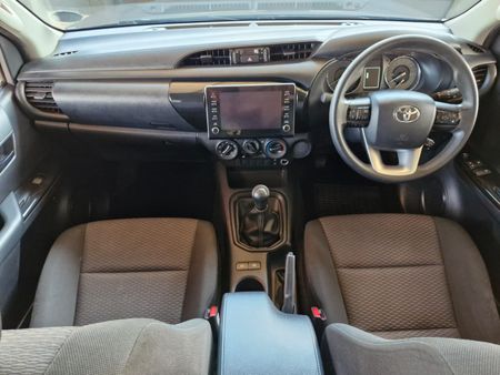2021-Toyota-Hilux-24-GD-6-Raised-Body-Raider-Extended-Cab_13