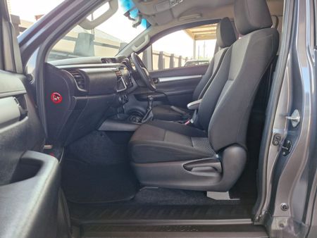 2021-Toyota-Hilux-24-GD-6-Raised-Body-Raider-Extended-Cab_15