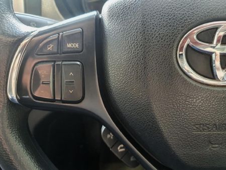 2022-Toyota-Urban-Cruiser-15-Xi_10