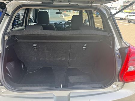 2020-Suzuki-Swift-12-GL-Auto_8