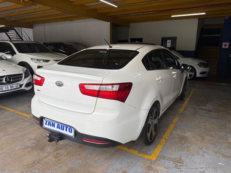 2018-Kia-Rio-2018-Kia-Rio-Sedan-14-AUTO_4