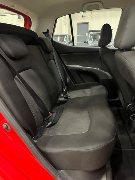 2013-Hyundai-i10-11-GLS-Motion_11