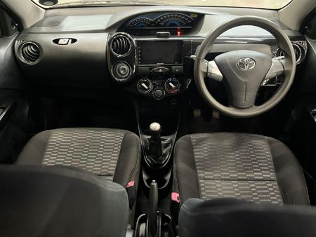 2015-Toyota-Etios-Cross-15-XS-5-dr_11