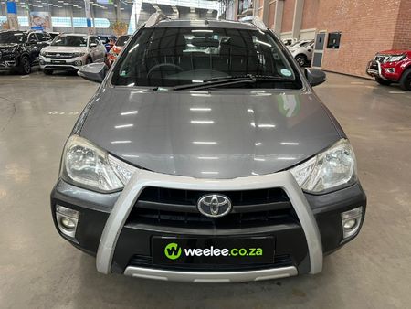 2015-Toyota-Etios-Cross-15-XS-5-dr_1
