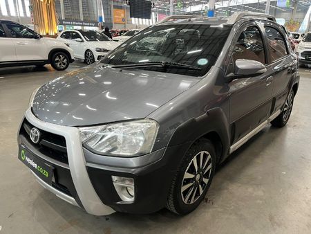 2015-Toyota-Etios-Cross-15-XS-5-dr_2