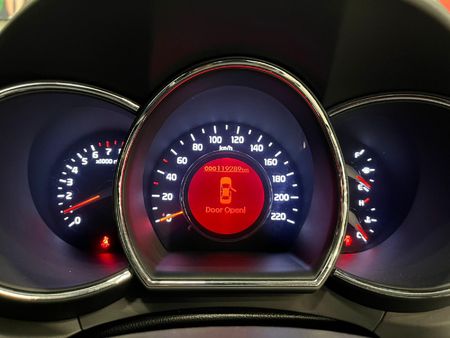 2013-Kia-Rio-14-5-dr_10