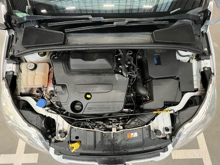 2012-Ford-Focus-20-TDCi-Trend-Auto_9