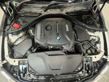 2016-BMW-3-Series-330i-Auto_9