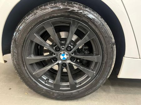 2016-BMW-3-Series-330i-Auto_8