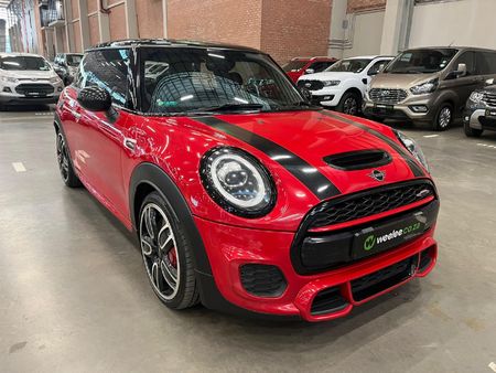 2019-MINI-Hatch-JCW-Auto_0