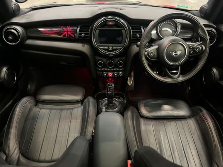 2019-MINI-Hatch-JCW-Auto_9