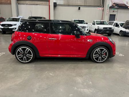 2019-MINI-Hatch-JCW-Auto_1