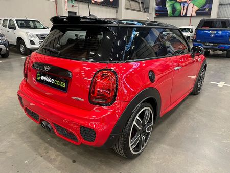 2019-MINI-Hatch-JCW-Auto_2