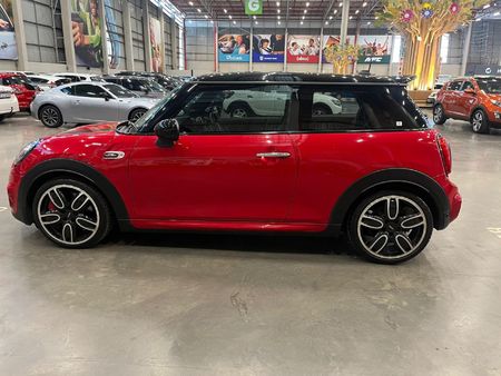 2019-MINI-Hatch-JCW-Auto_5