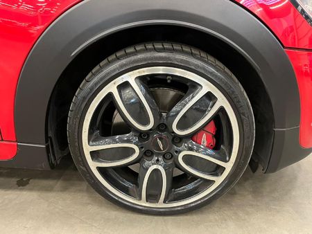 2019-MINI-Hatch-JCW-Auto_8