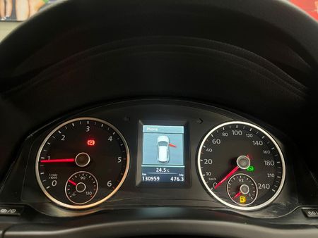 2012-Volkswagen-Tiguan-20-TDI-Sport-Style-4Motion-Auto_10