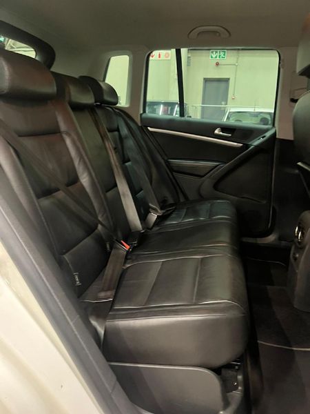 2012-Volkswagen-Tiguan-20-TDI-Sport-Style-4Motion-Auto_11