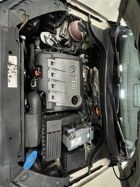 2012-Volkswagen-Tiguan-20-TDI-Sport-Style-4Motion-Auto_12