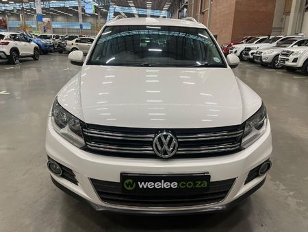 2012-Volkswagen-Tiguan-20-TDI-Sport-Style-4Motion-Auto_7