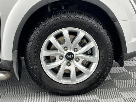 2020-Mahindra-XUV-500-22D-mHawk-7-seat-W8-Auto_4