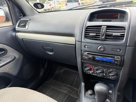 2006-Renault-Clio-14-Expression-Auto_14